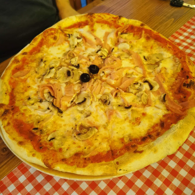 Pizza Capricosa