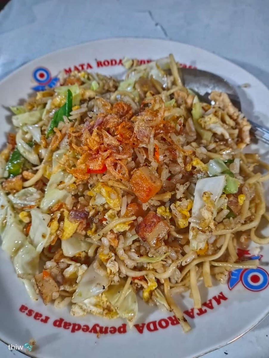 Nasi goreng dan bakmi adland