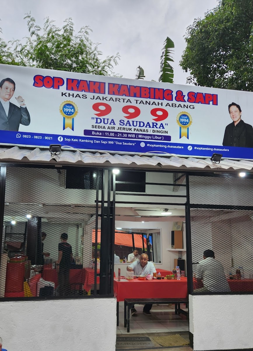 Sop Kaki Kambing dan Sapi 999 Dua Saudara Kalibata