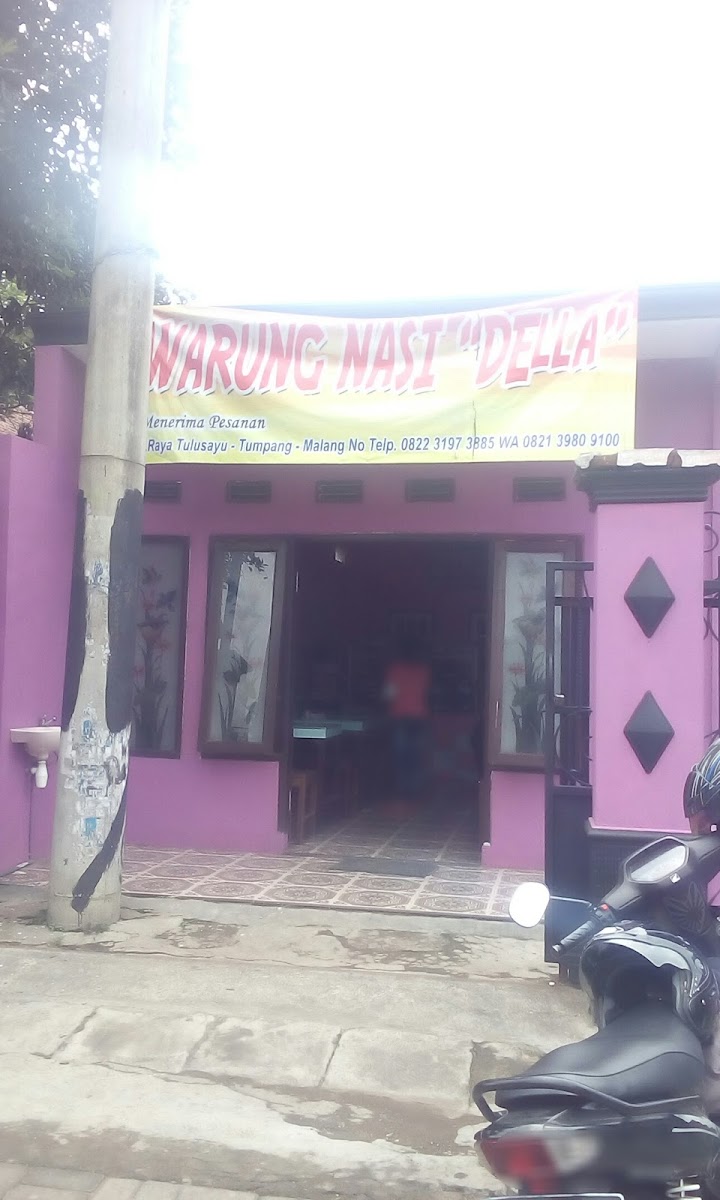 Warung Nasi Della
