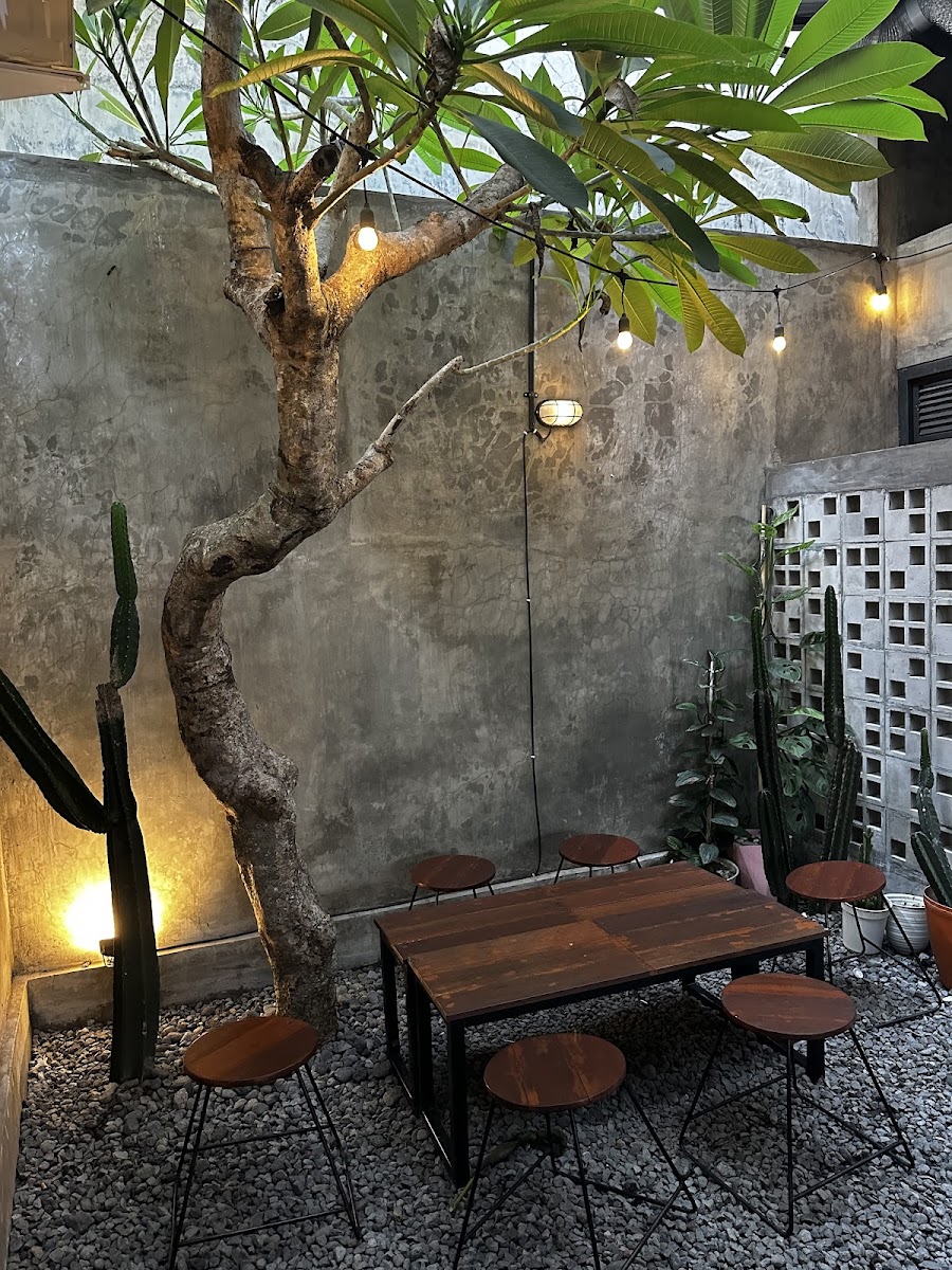 Anglo Watu Coffee & Eatery