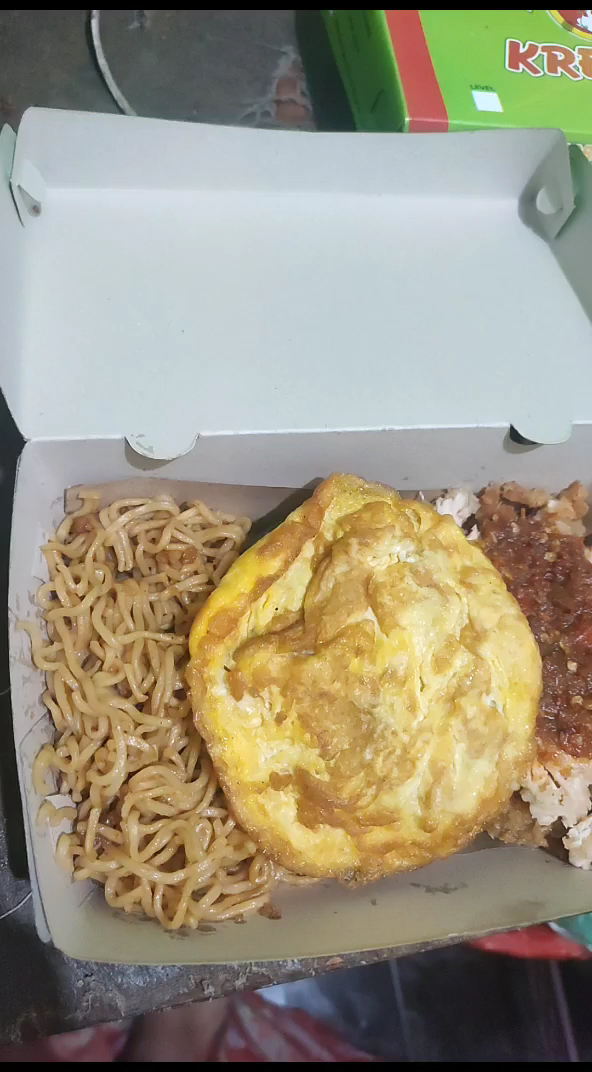 AYAM GEPREK KREWOL