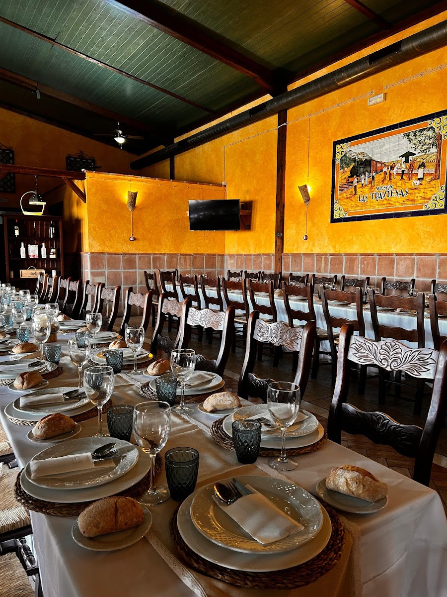 RESTAURANTE/MESÓN 'CASA ARTURO' (antigua Las Traviesas)