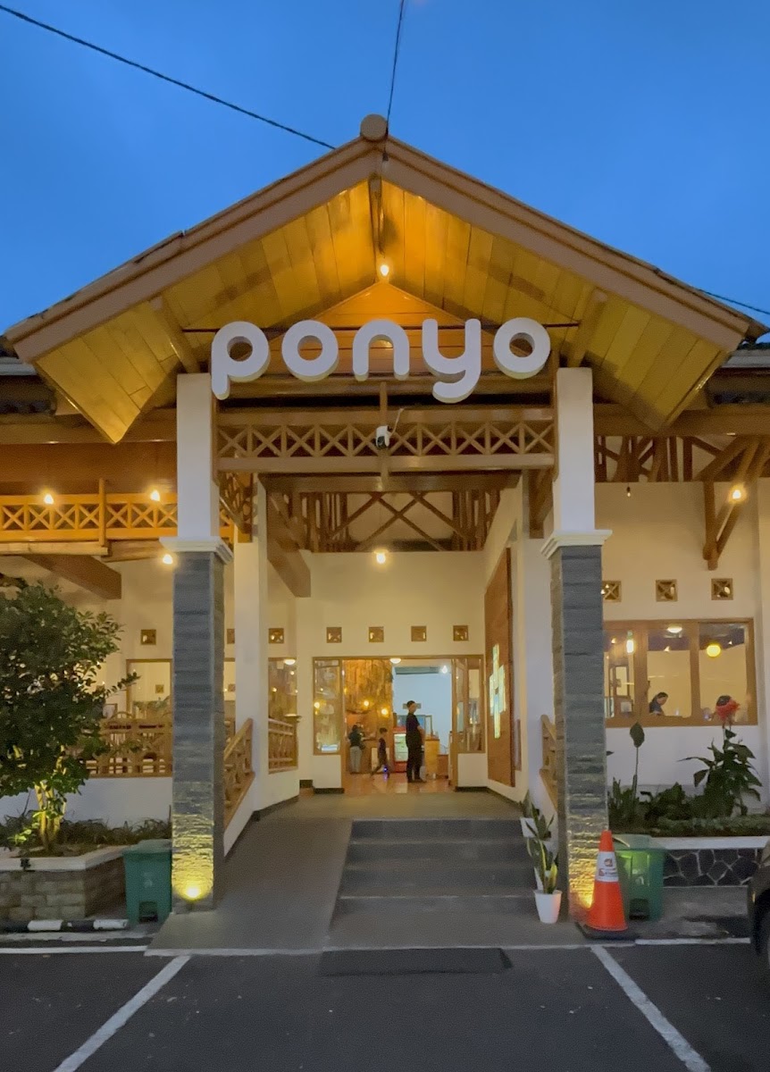Ponyo® Resto & Wedding - Cimacan Cipanas Puncak