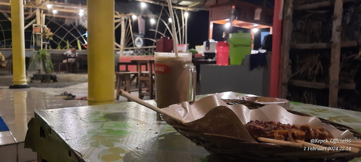 WARUNG PINGGIR KALI 'MAK NINI'