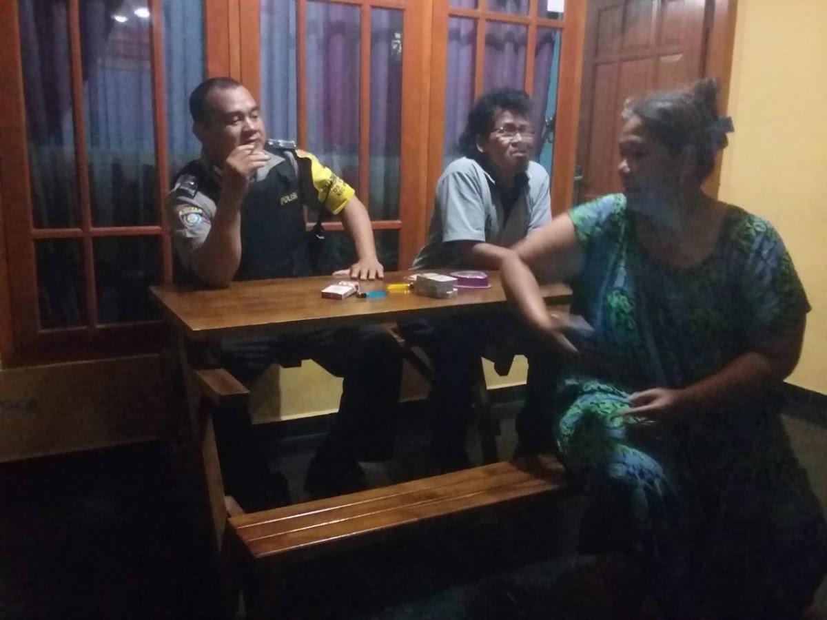 Yayuk Cafe & Karaoke