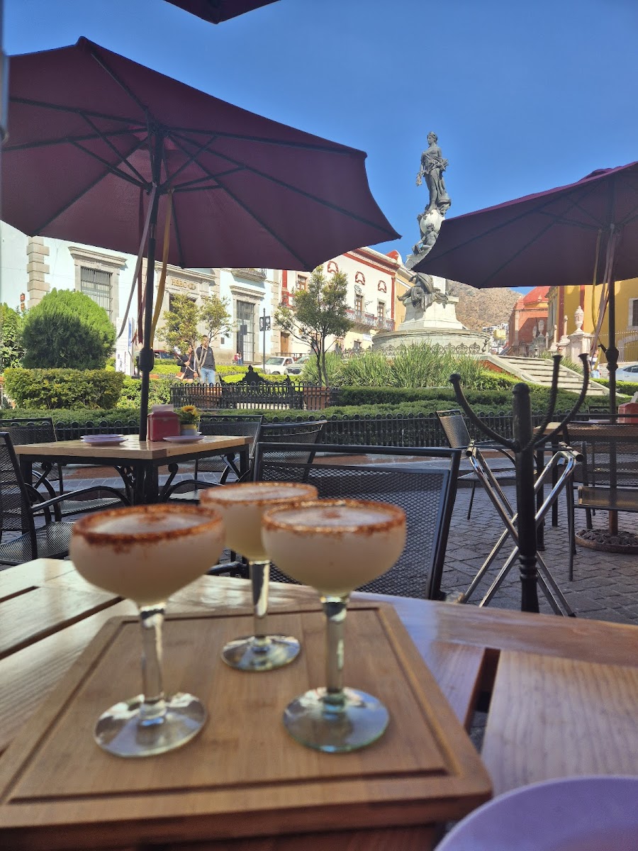 El Canastillo De Flores II