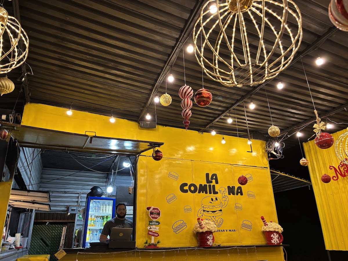 La Comilona Express (Av. La choca)