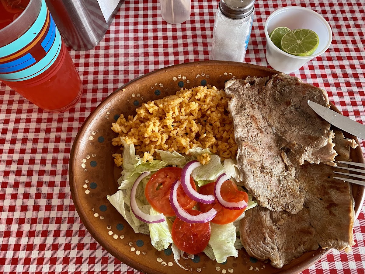 El Tomate y La Lechuga, Cocina Económica
