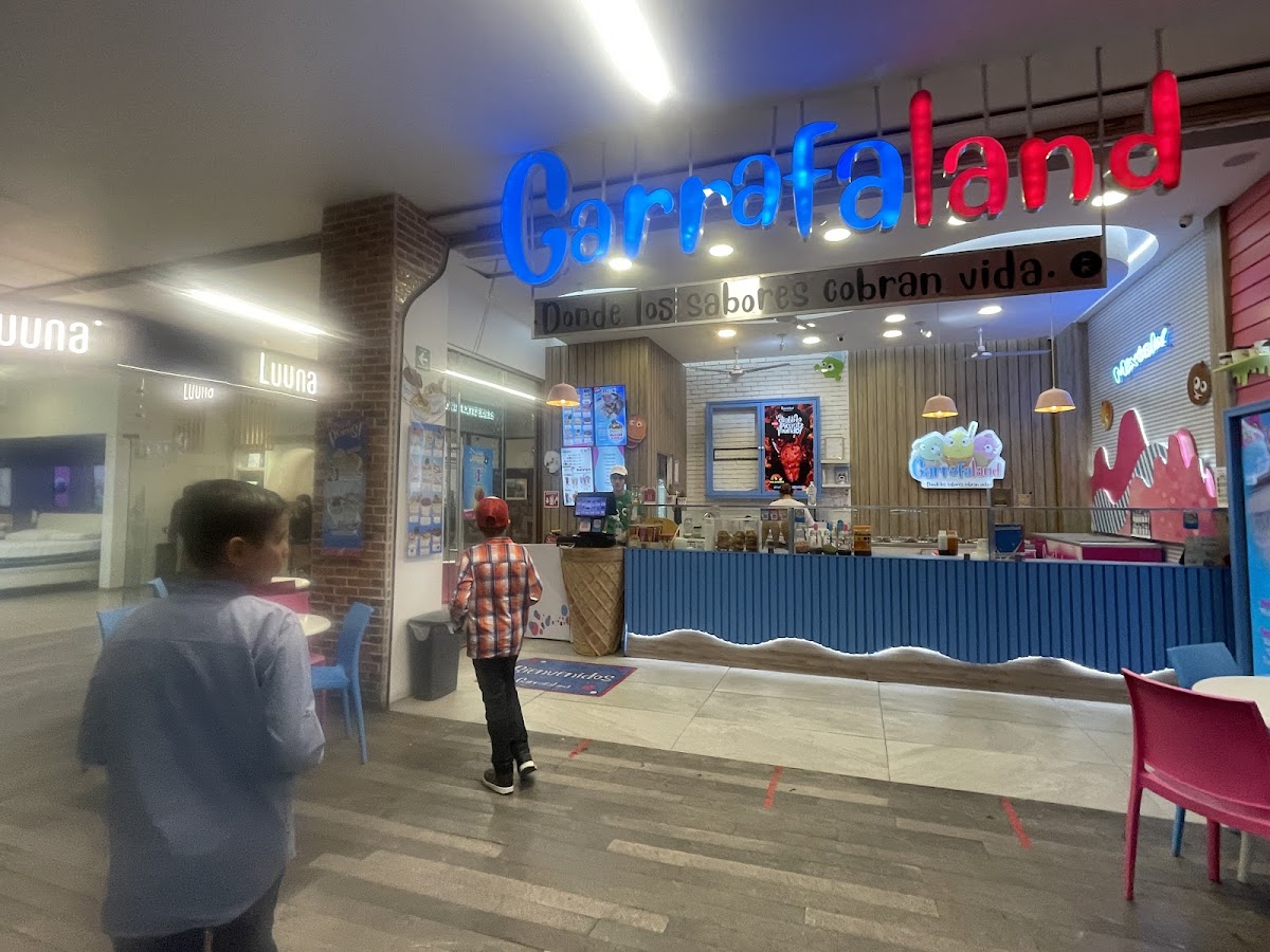 Garrafaland - Plaza Patria