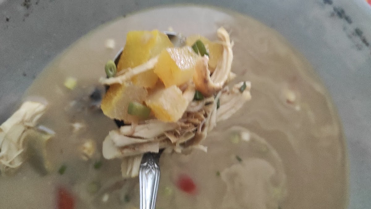 Soto betawi dan ayam geprek saputra