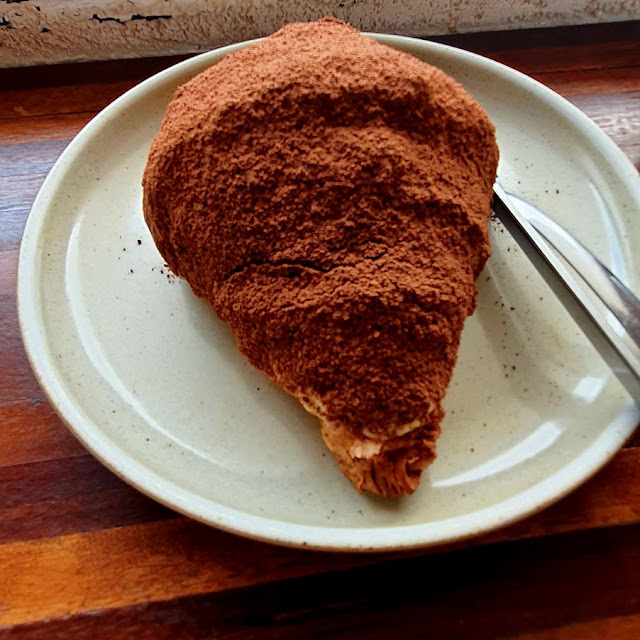 Tiramisu Croissant