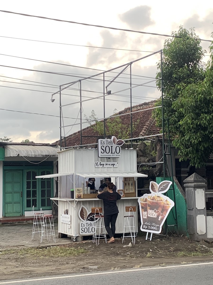 ES TEH SOLO by Ann