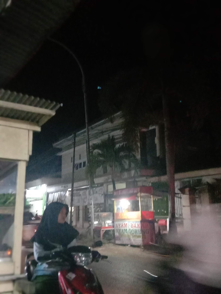 Rumah makan putri mulya