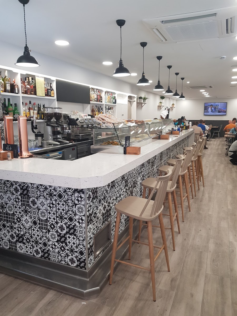 Castells Bar Restaurant