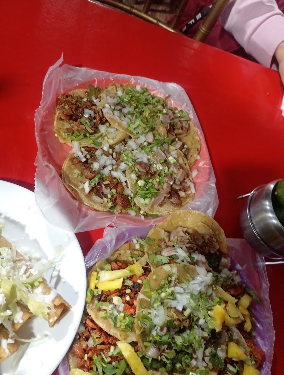 Taquería Tuzo