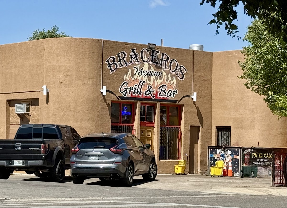 Braceros Mexican Grill & Bar
