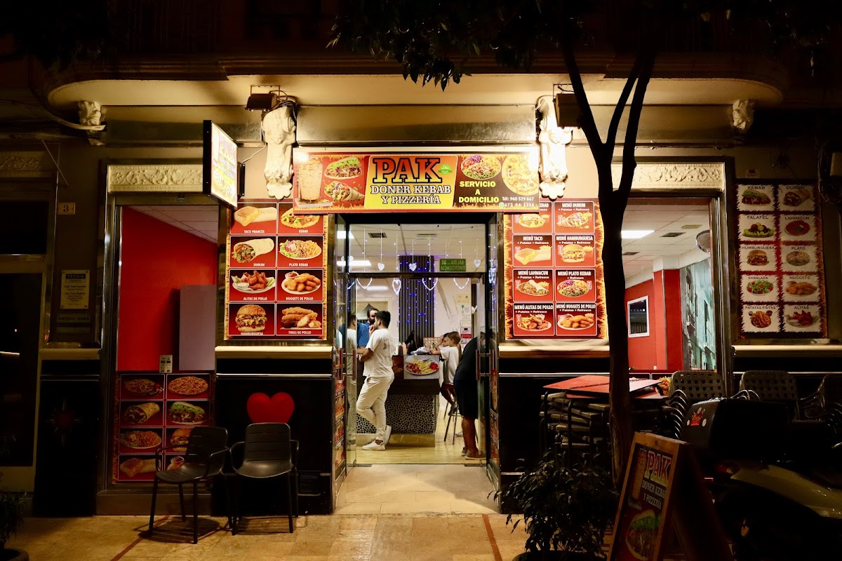 Pak doner kabab y pizzería