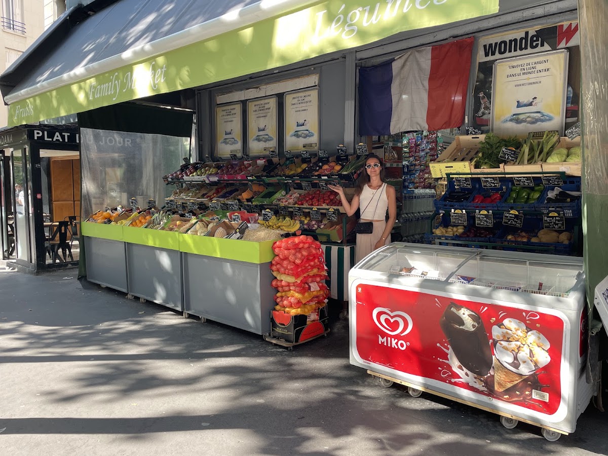 Family Market