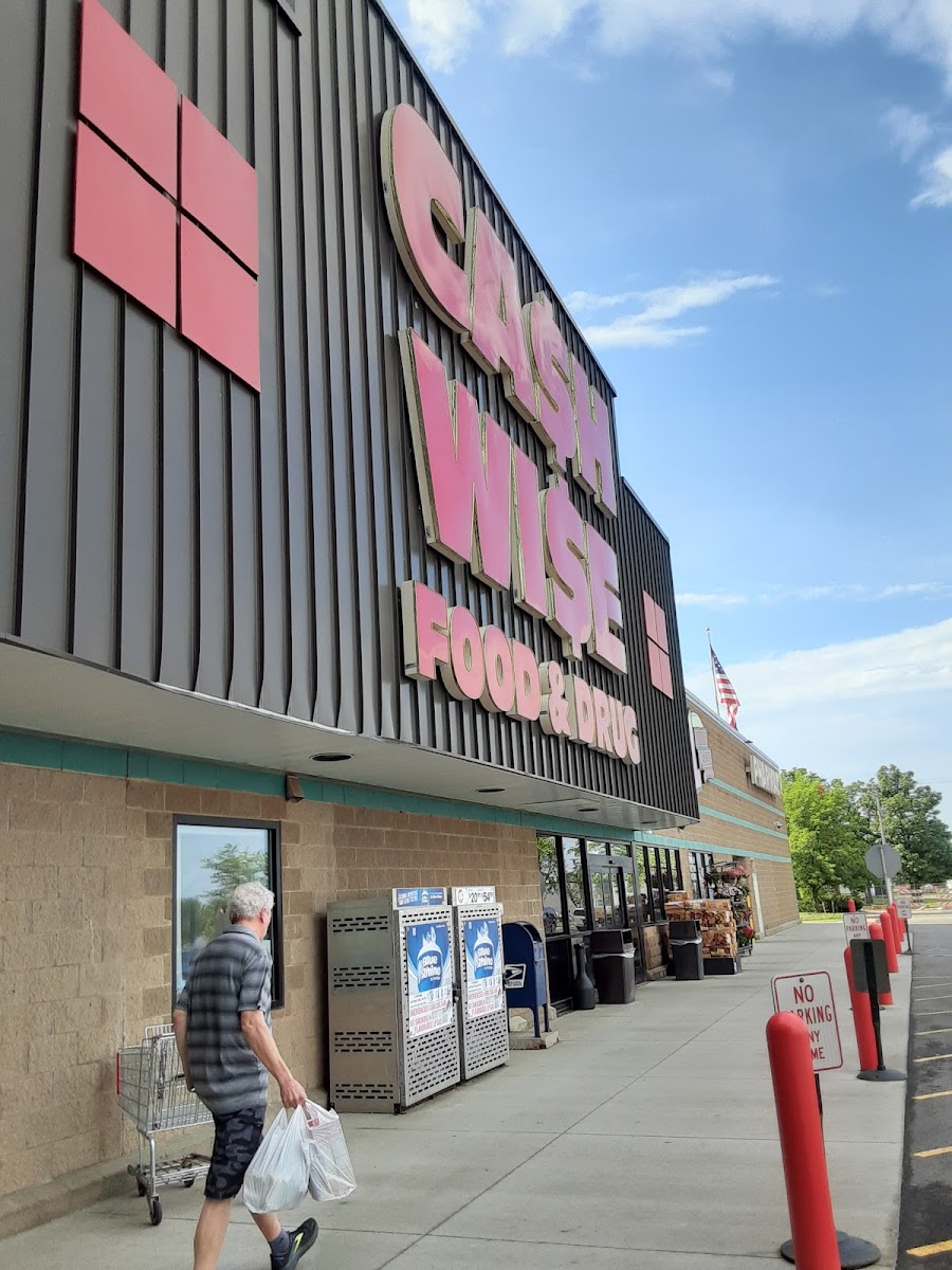 Cash Wise Foods Grocery Store