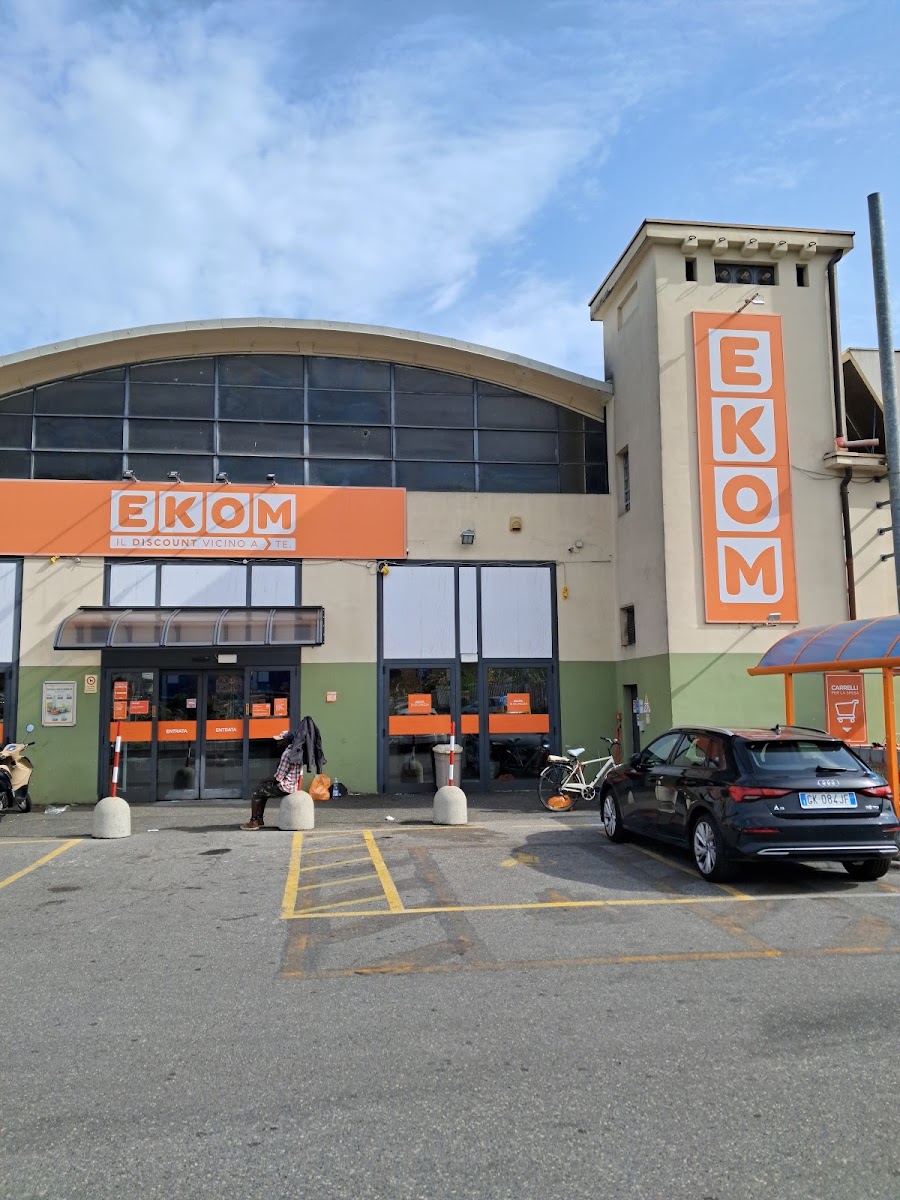 Ekom