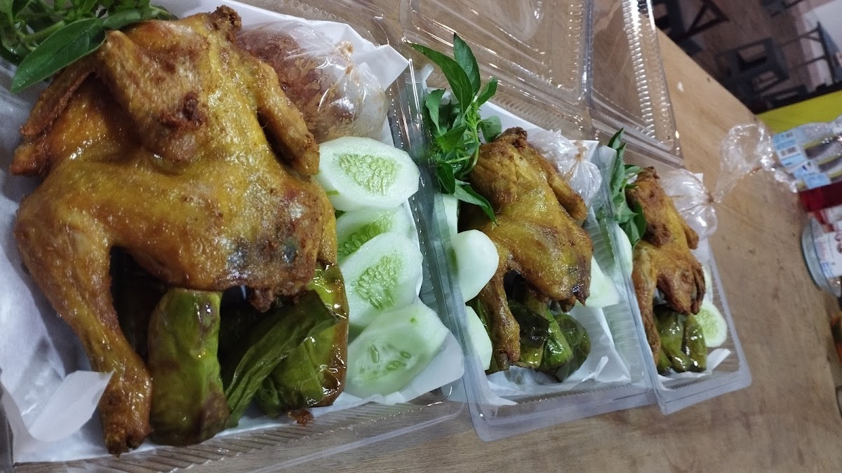 Spesial Lalapan Mbak Umi & Es Teler 67