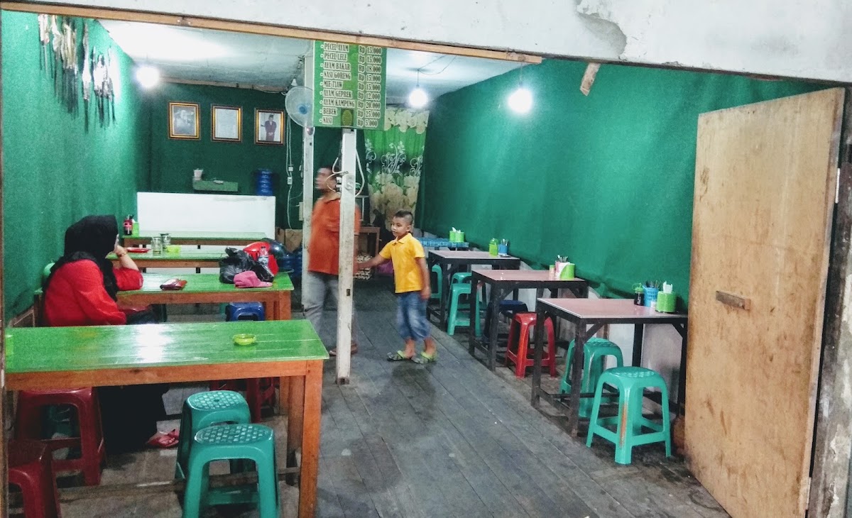 WARUNG MAS GONDRONG FAMILY
