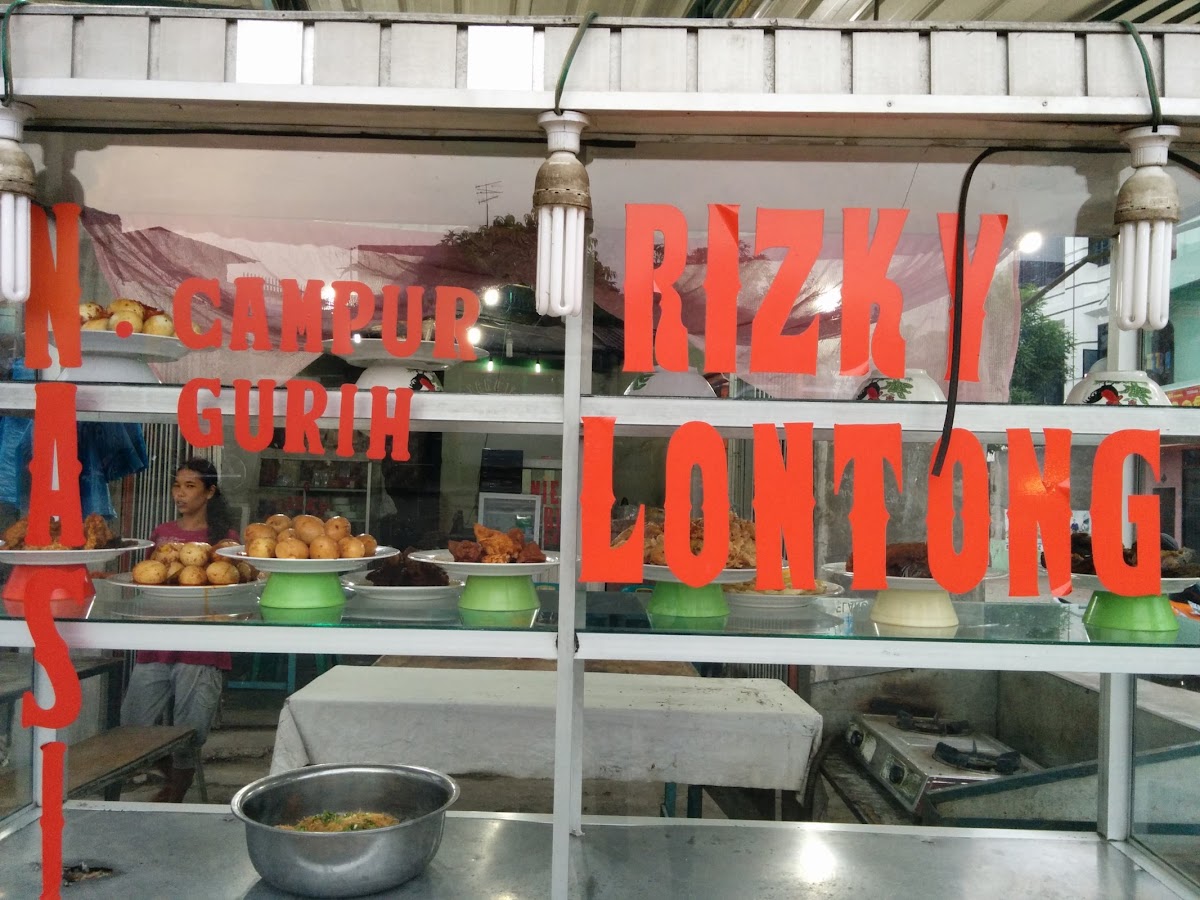 Rizky Lontong malam