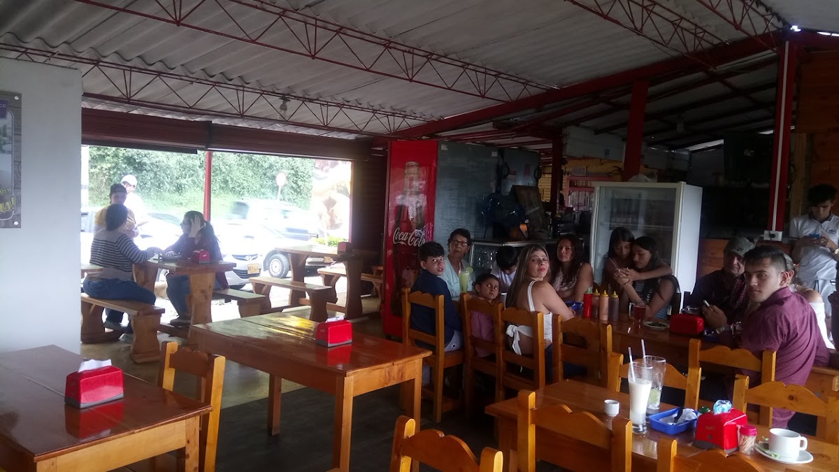 Estadero y Restaurante Juancho Jardines