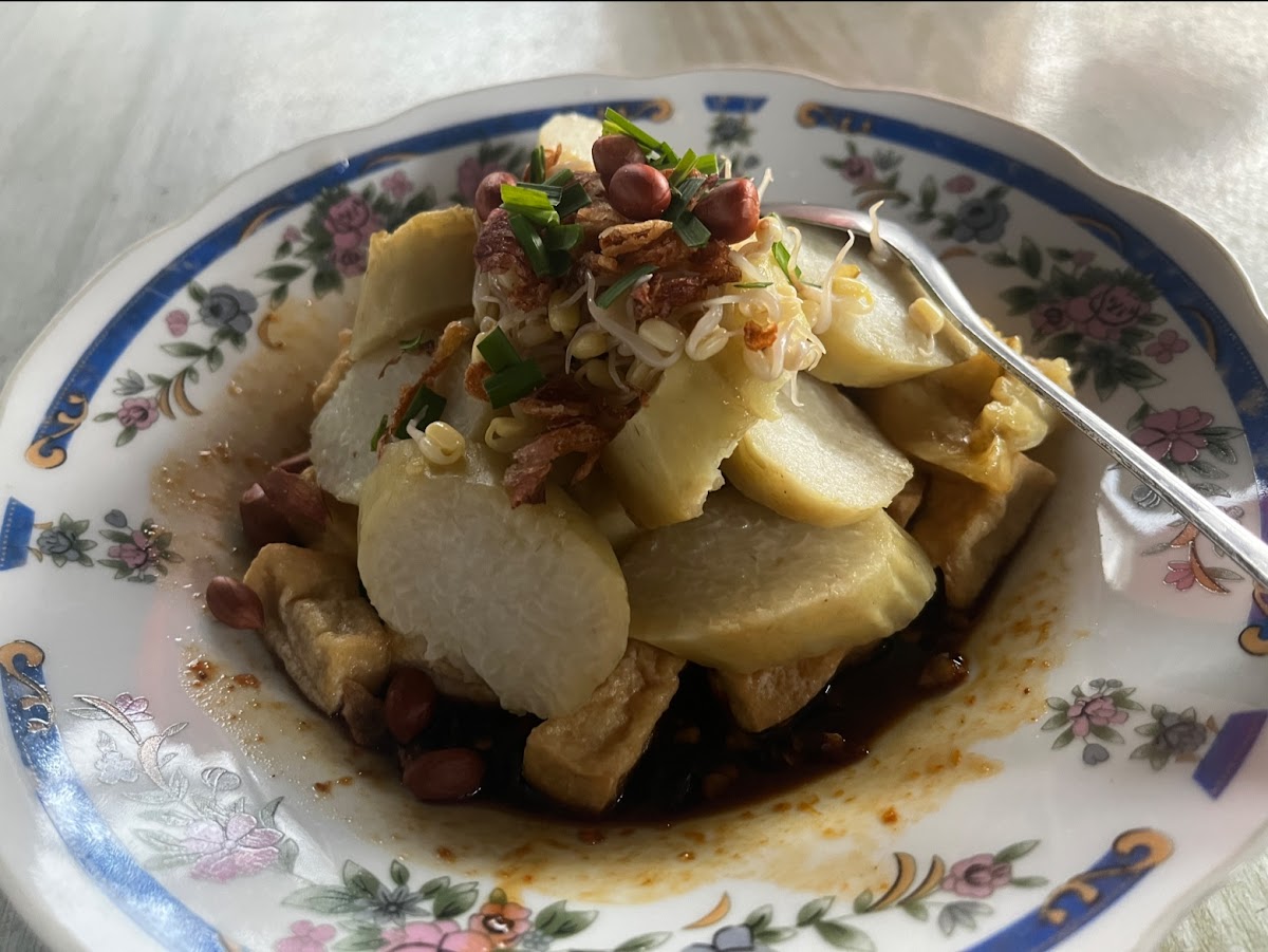 Tahu Lontong Bu Titin Ringinpitu