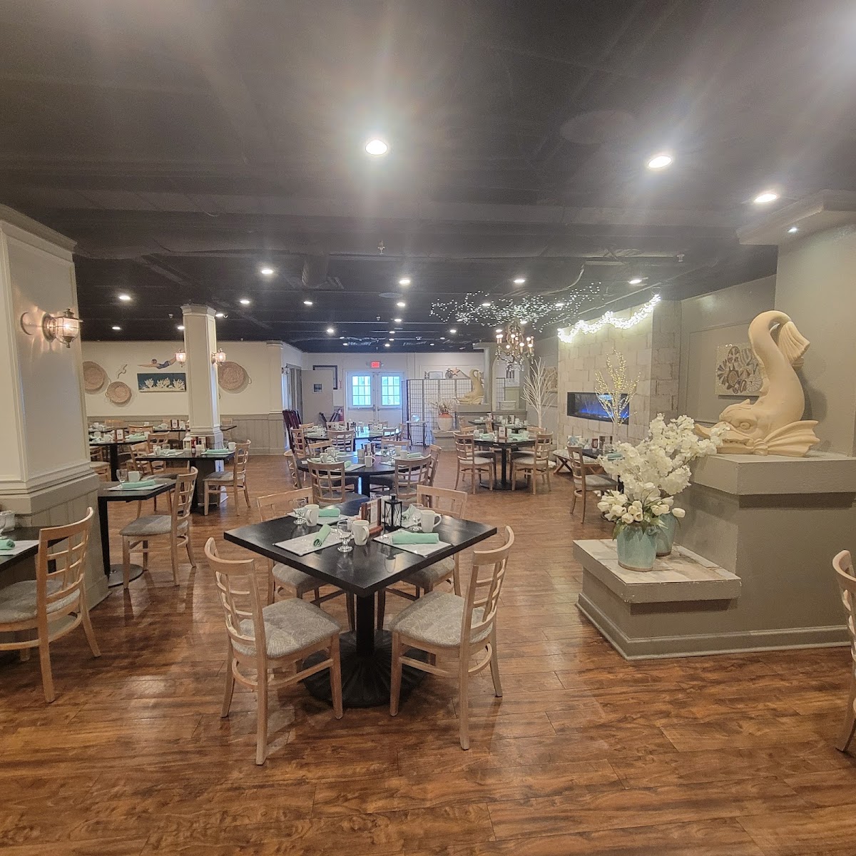 Emily’s Ocean Room Restaurant