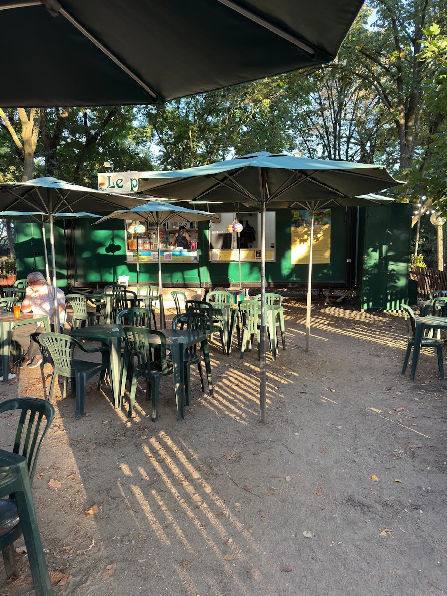 Le petit kiosque du parc de Bécon