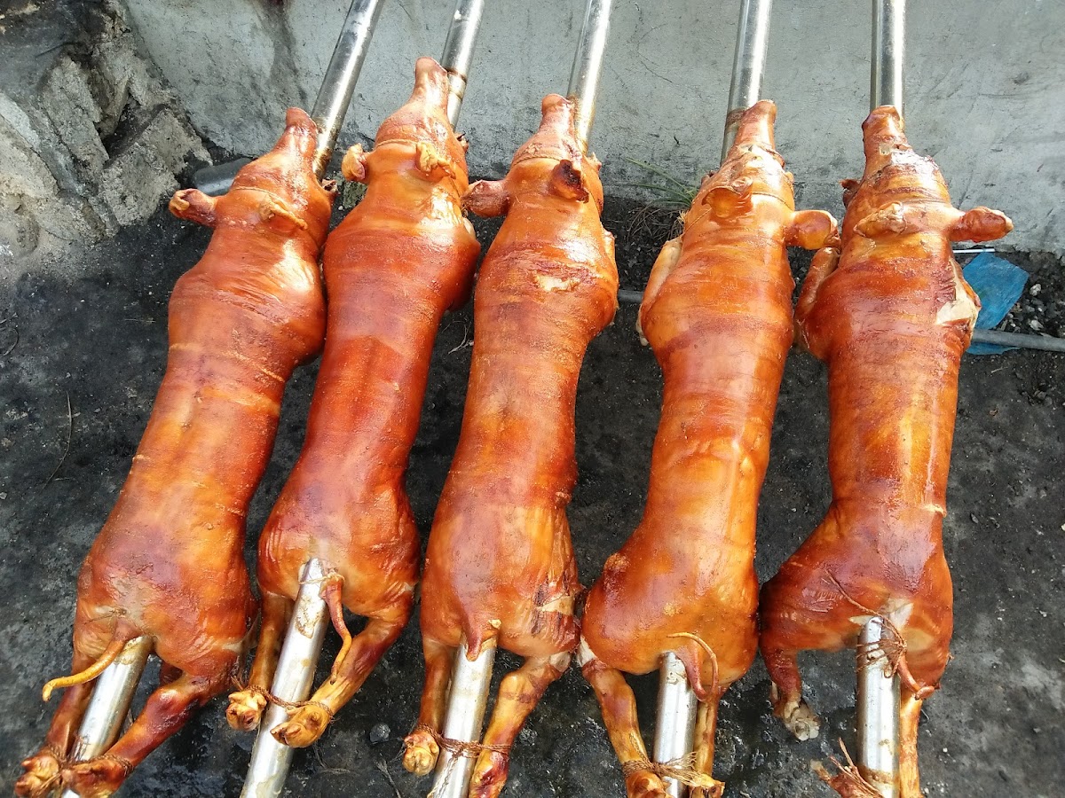 Din's Lechon