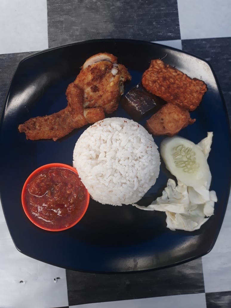 Ayam Penyet Alifa