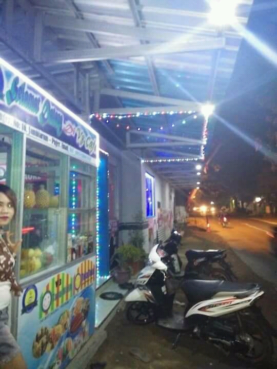 V3 Cafe. Karaoke Santai