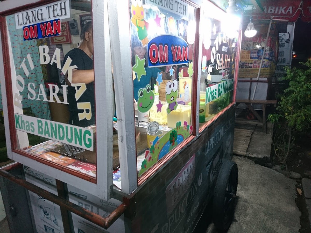Roti Bakar Bandung Sari 'OM Yan'