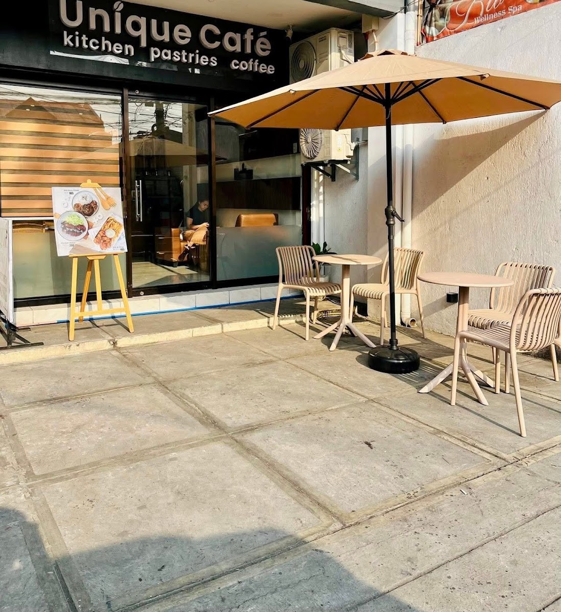 Unique Cafe