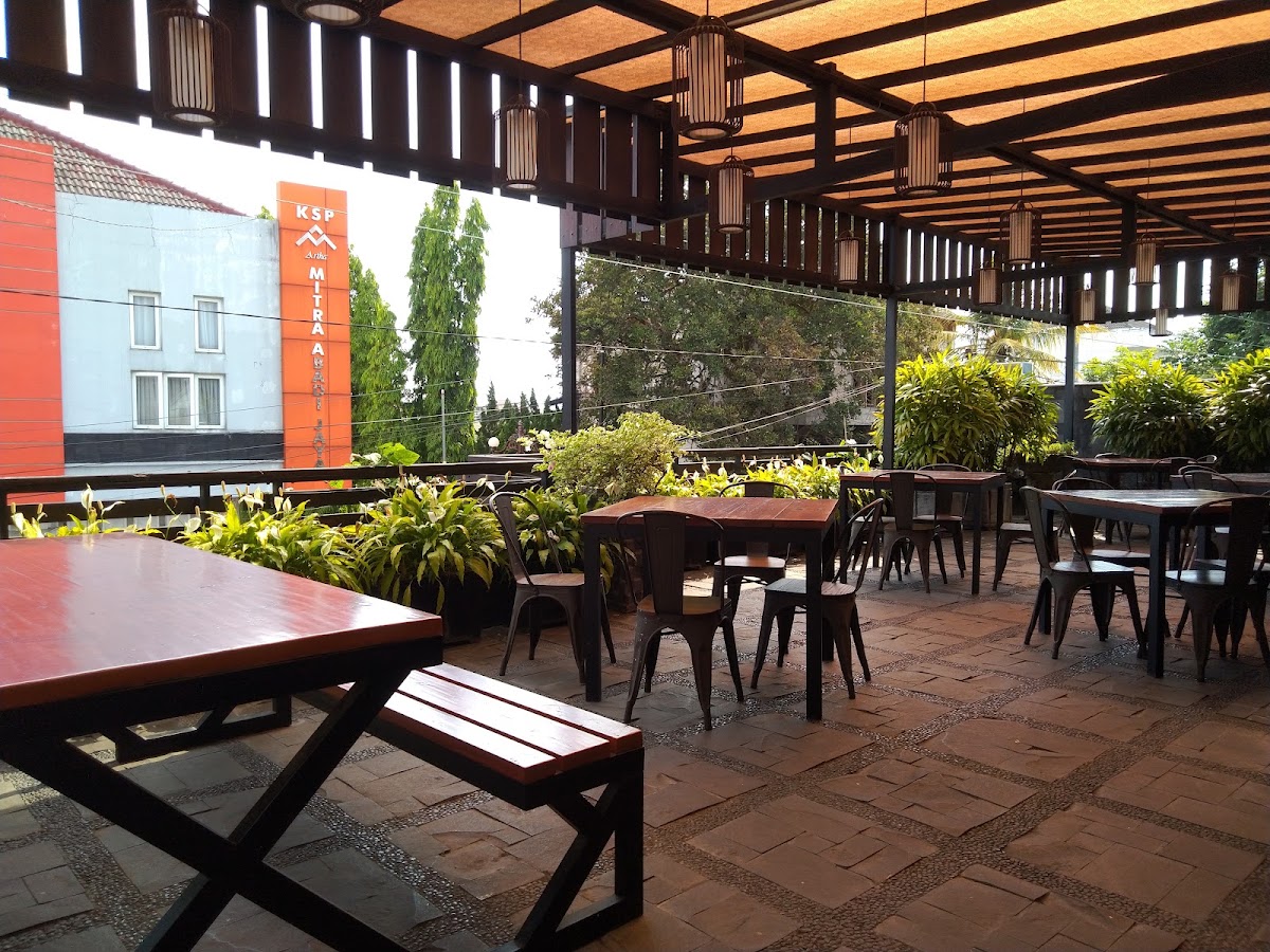 Bond Cafe