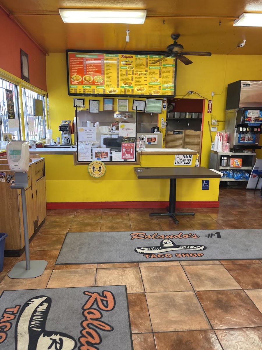 Rolando's Taco Shop