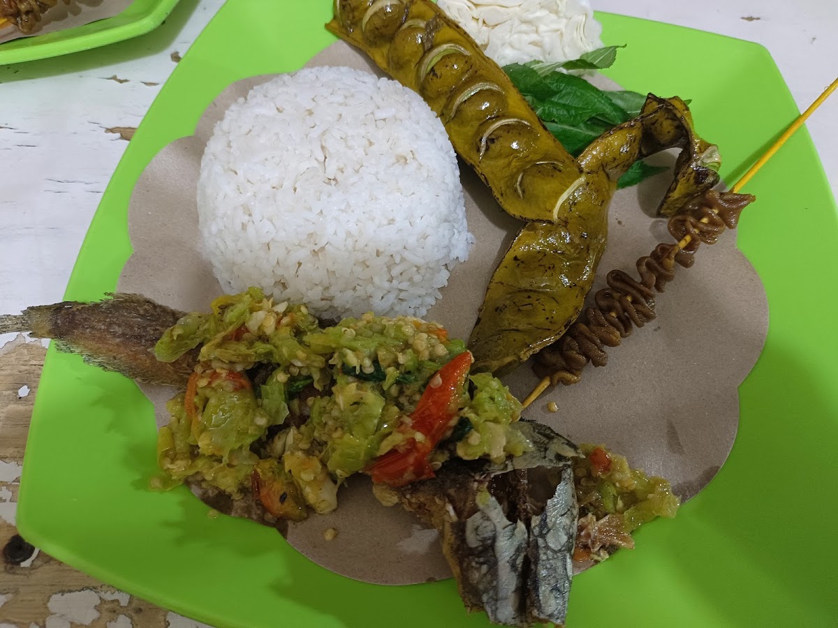 Ayam Penyet Antasari