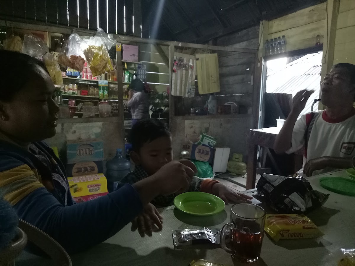 Kedai Op. Josua Davidson Manihuruk