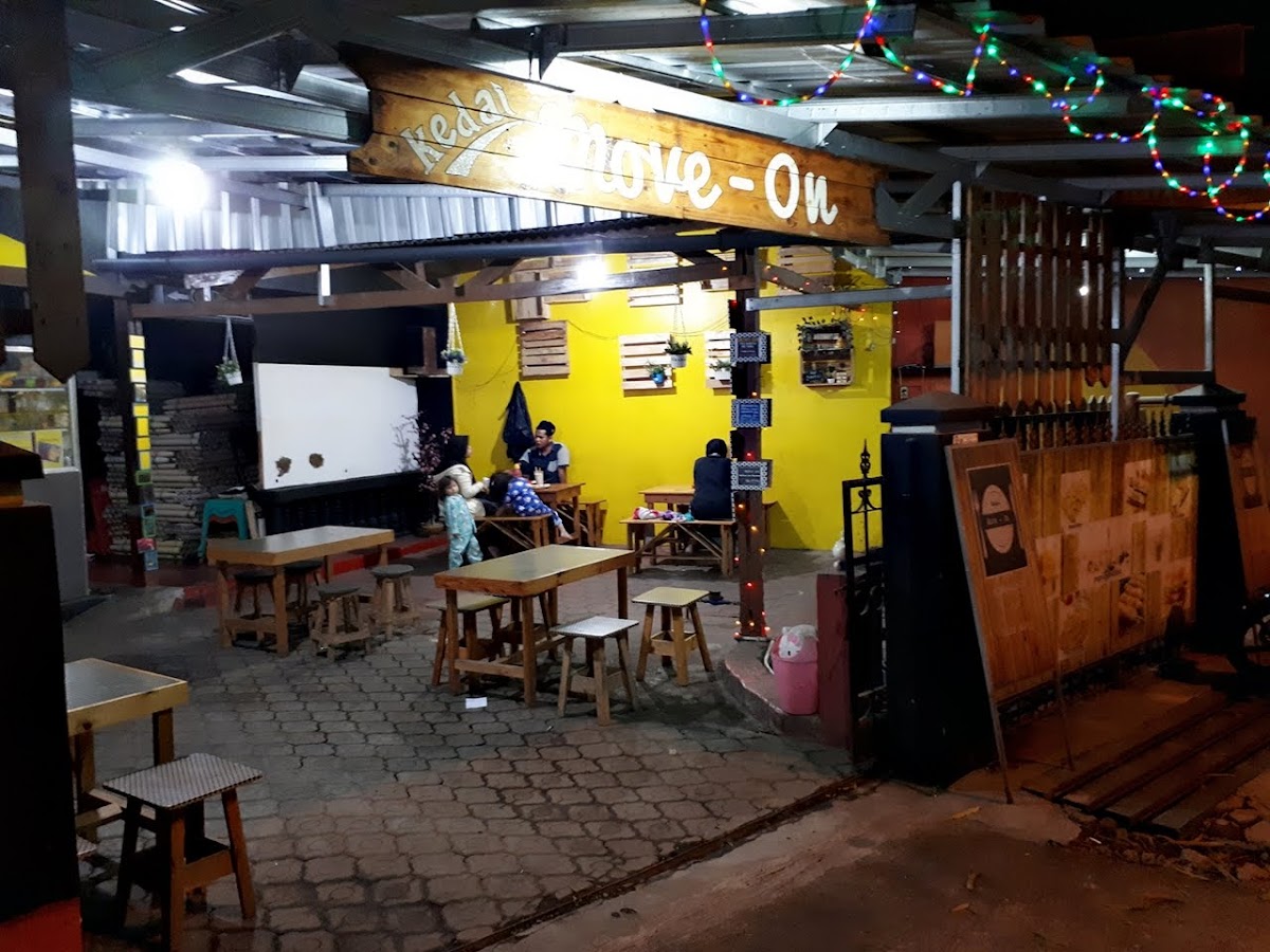Kedai Move - On