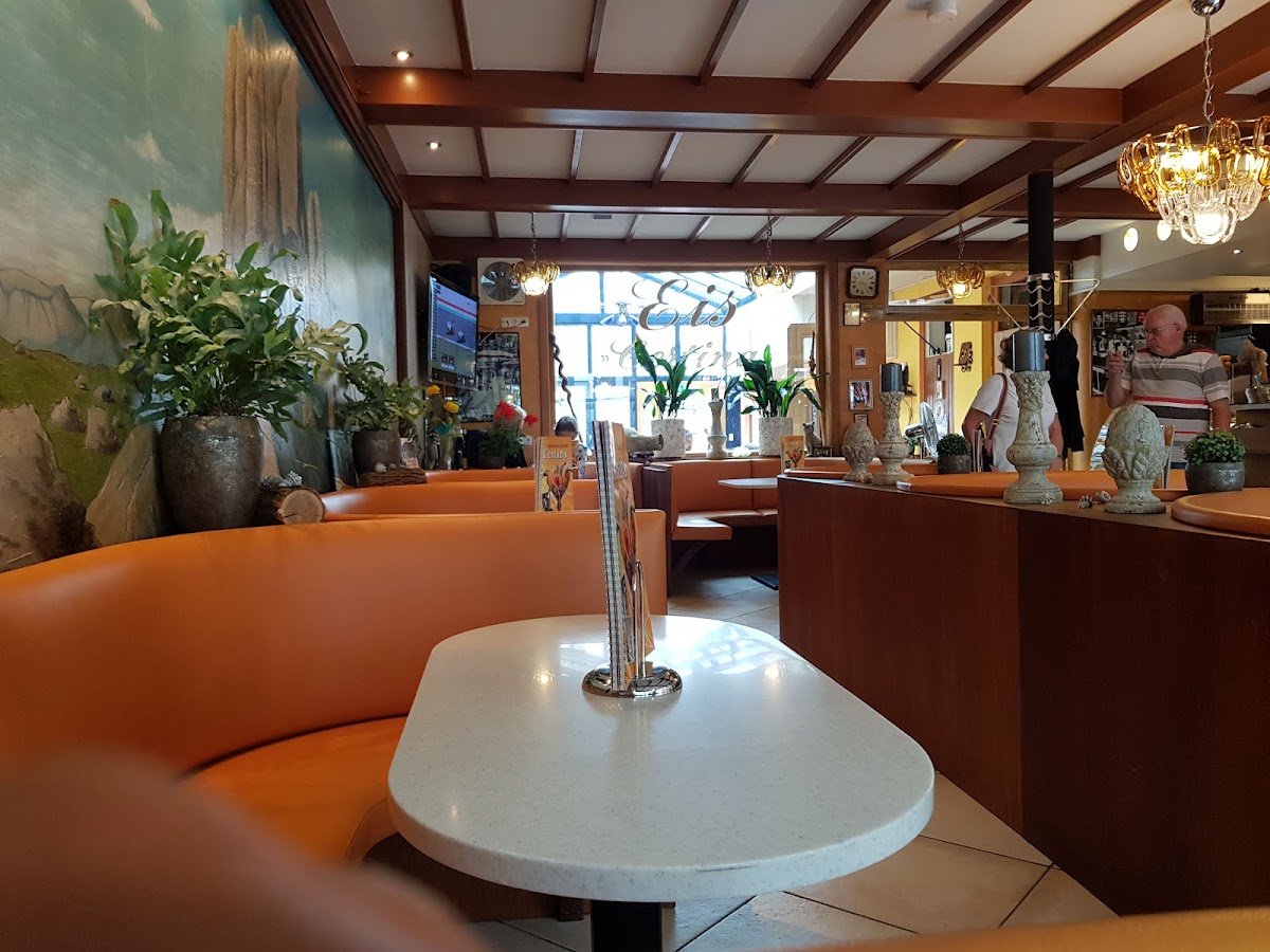 Eiscafé Cortina