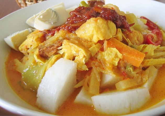 Kang Dadang Ketoprak Betawi & Ketupat Sayur