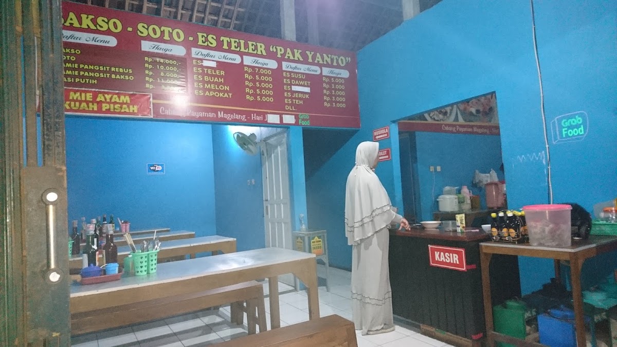 Bakso Soto & Es Teler Pak Yanto Cabang Payaman Magelang