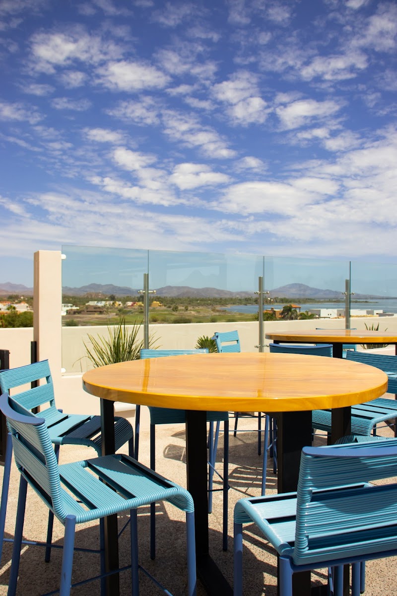 La Vista Rooftop Bar