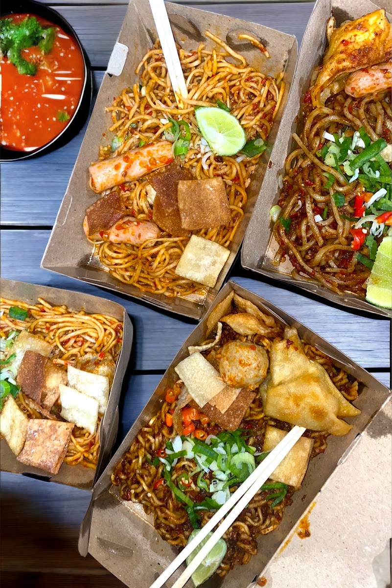 MIE PEDAS JEBEWW MAKASSAR