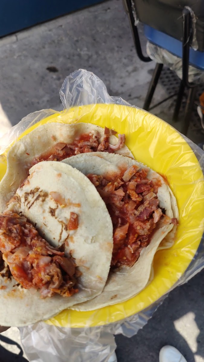 Tacos de carnitas de la vuelta y vuelta don José