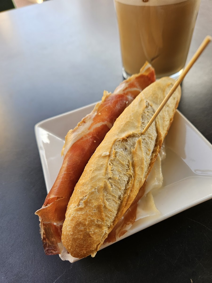 Cafe-Pub Garai