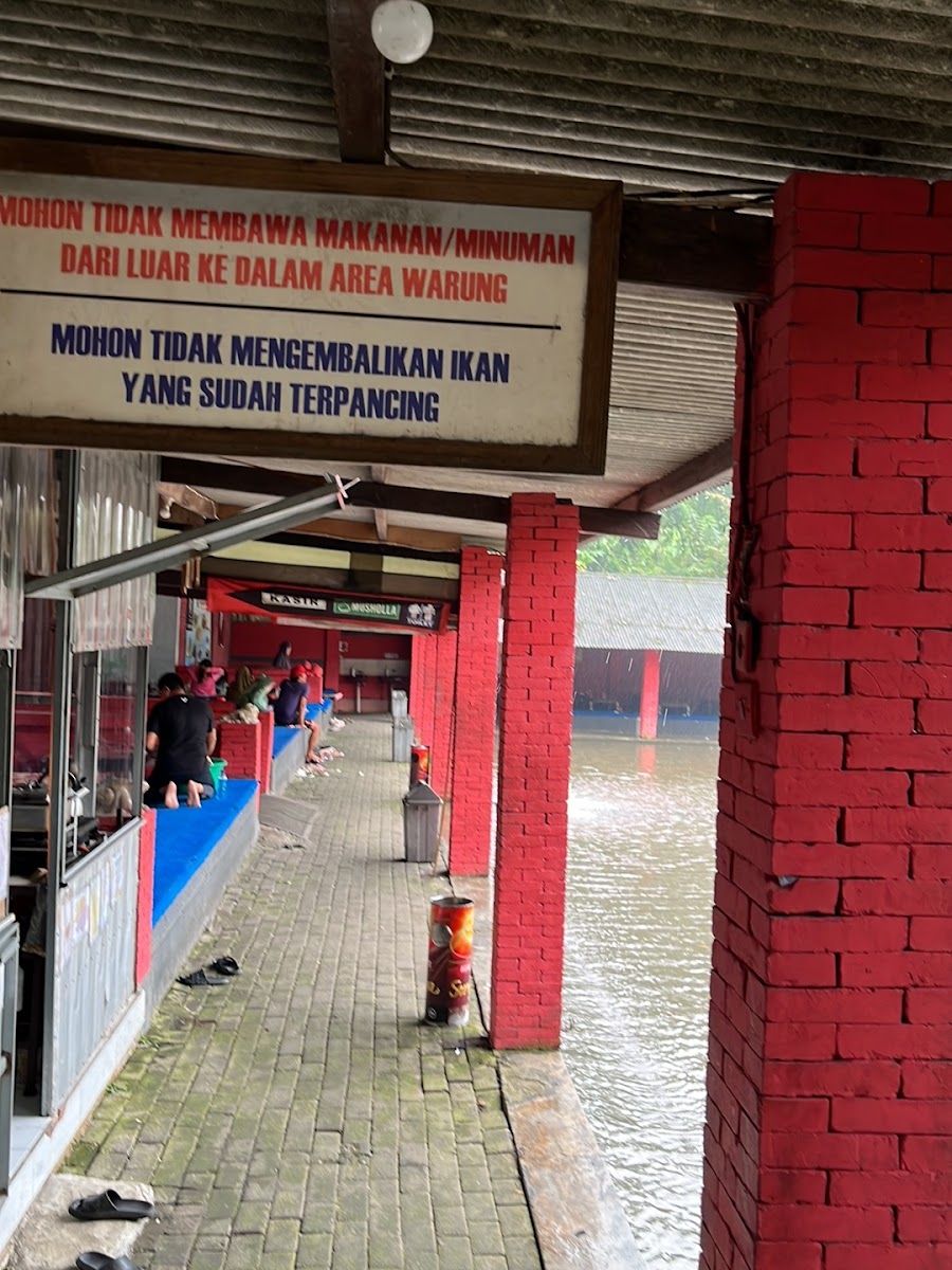 Lesehan Agung (Kolam Pancing & Ikan Bakar)